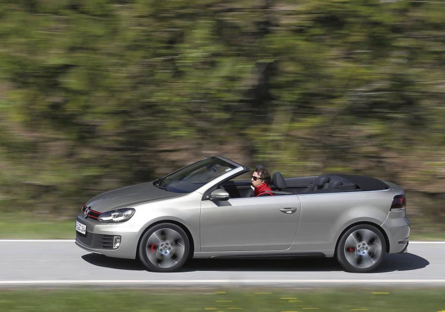  Volkswagen Golf GTi Cabrio 2012 года  (фото 20 из 61)